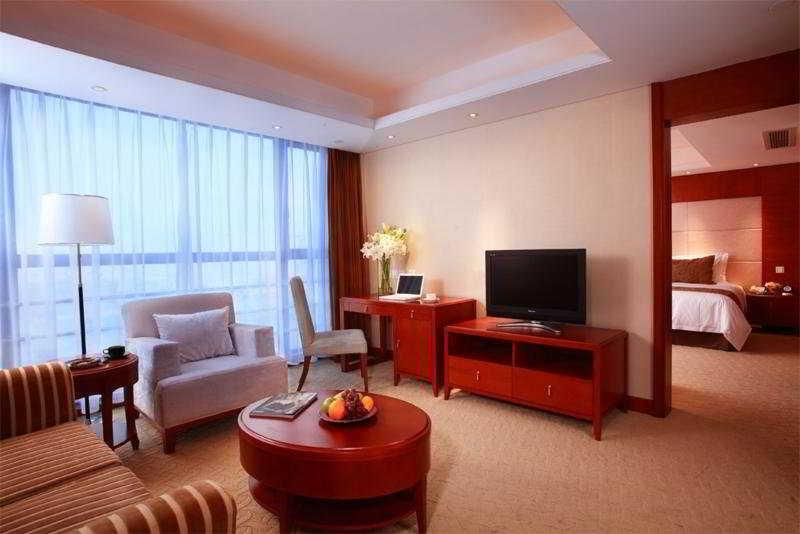 Howard Johnson All Suites Hotel Suzhou Суджоу Стая снимка